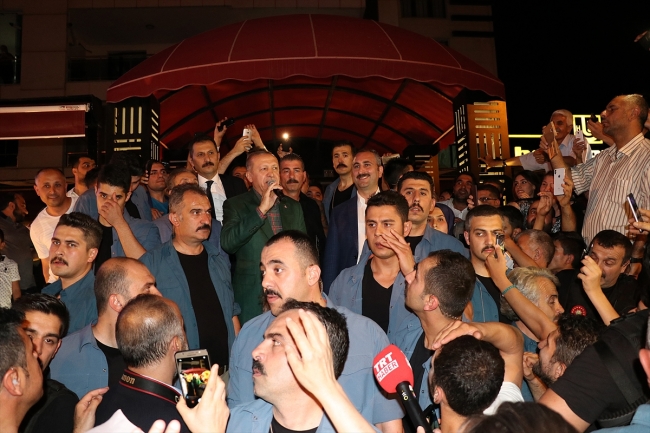 Cumhurbaşkanı Erdoğan Diyarbakırlılarla sohbet etti